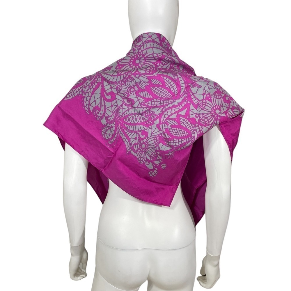 Express Silk Purple Scarf
Used - Picture 4 of 7